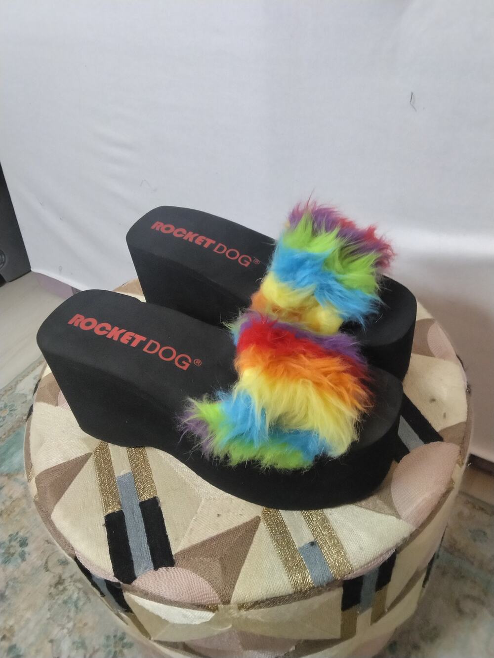 Rocket Dog Boom Rainbow Platform Slides Womens Sz 9 Fuzzy Faux Fur Y2K inspired